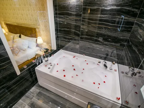 Legacy Boutique Hotel & Apartments